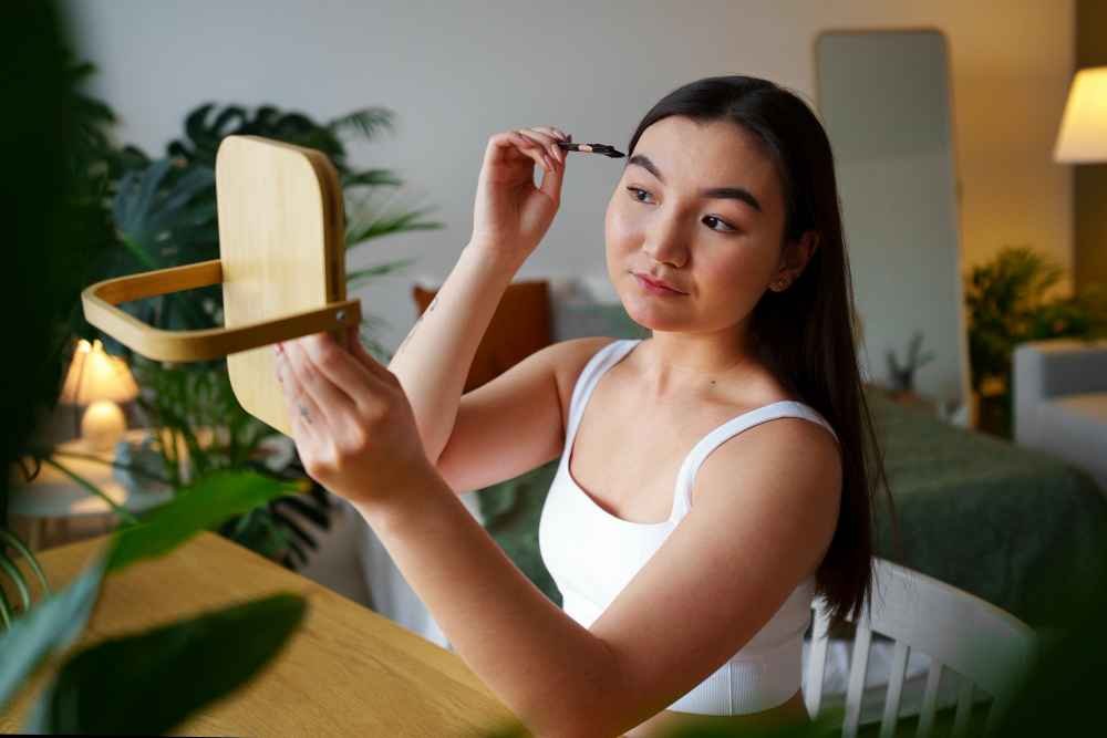 Exploring How to Shape Eyebrows at Home: The Ultimate Step-by-Step Guide