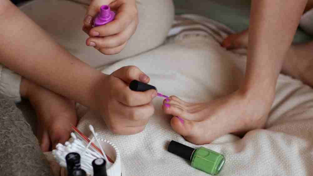 The Ultimate Guide to Choosing and Using an At Home Pedicure Kit