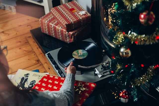 Home for the Holidays Lyrics: The Story, Meaning, and Timeless Appeal