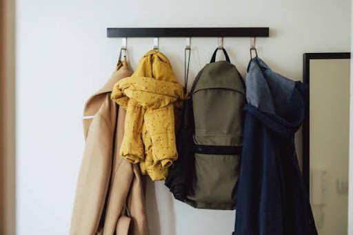 How to Decorate an Apartment Without Losing Your Deposit